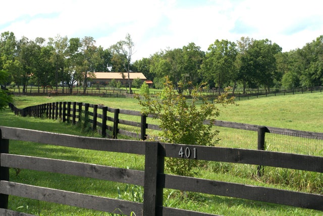 401 Cane Ridge Road, Paris