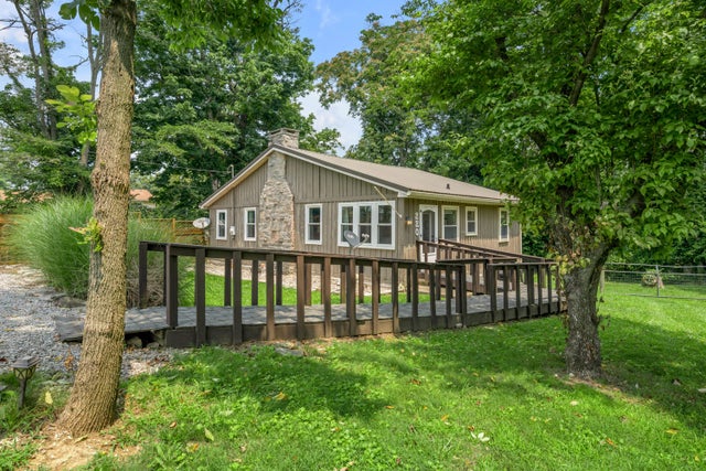 220 Kennedy Lane, Lancaster